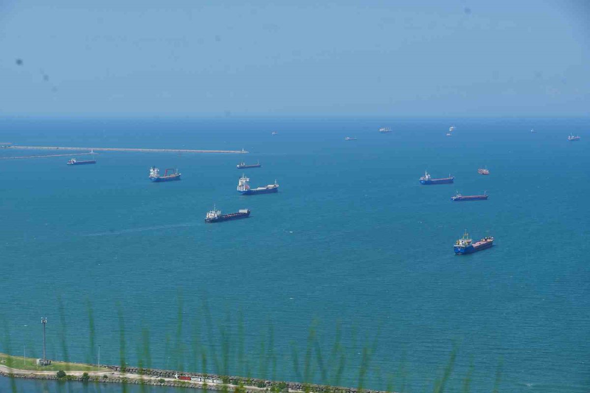 Samsun Açıklarında Gemi Yoğunluğu Artıyor
