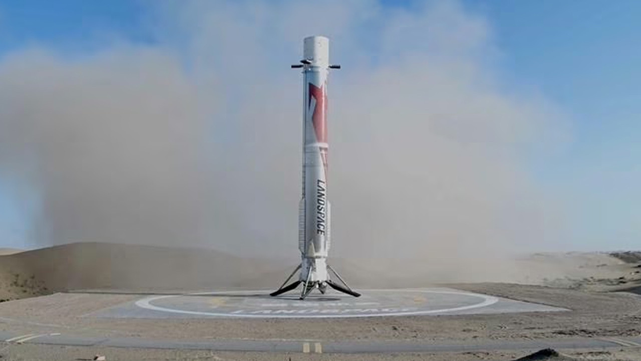 Çin’de uzay yarışında tarihi milat: Özel girişim LandSpace, roketini karaya dikey indirmeyi başardı